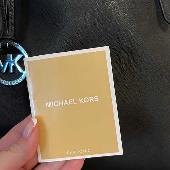 Black Michael Kors purse / excellent condition - Picture 6 of 7